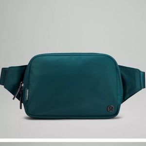 NWT lululemon everywhere belt bag 2L
